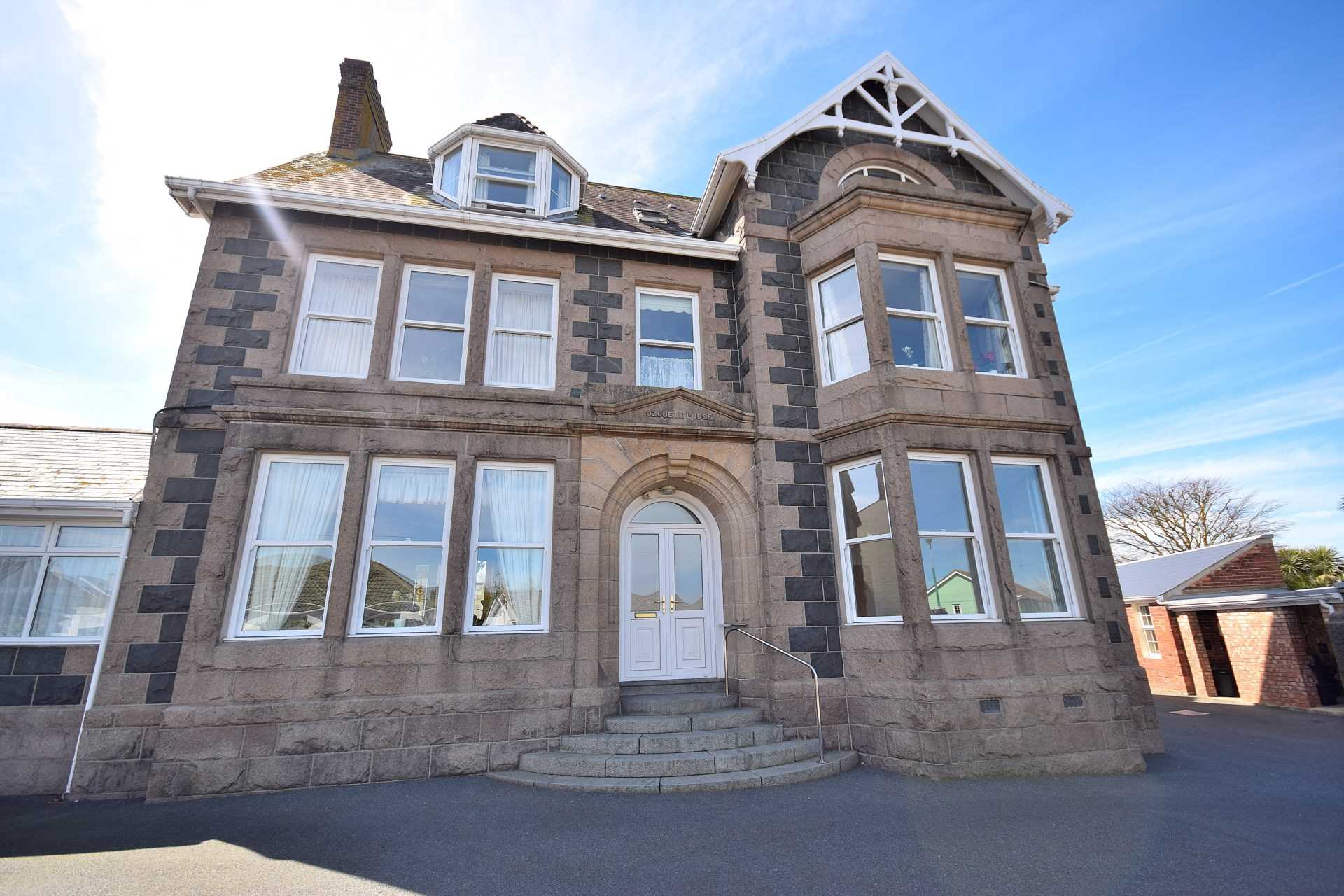 8 Les Ozouets Lodge, Les Ozouets Road, St Peter Port