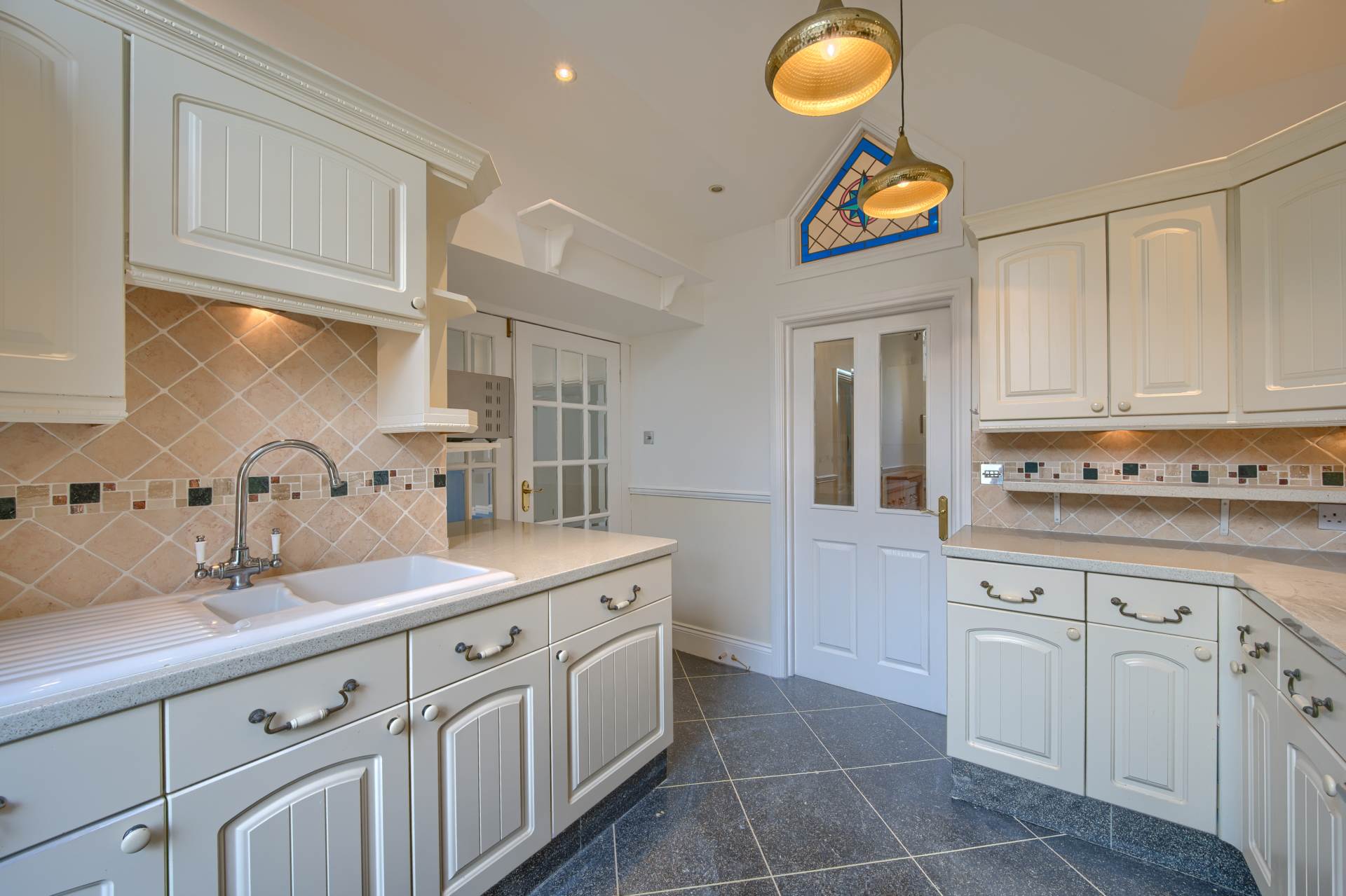 2 Les Grandes Maisons, Morley, Fort Road photo 8