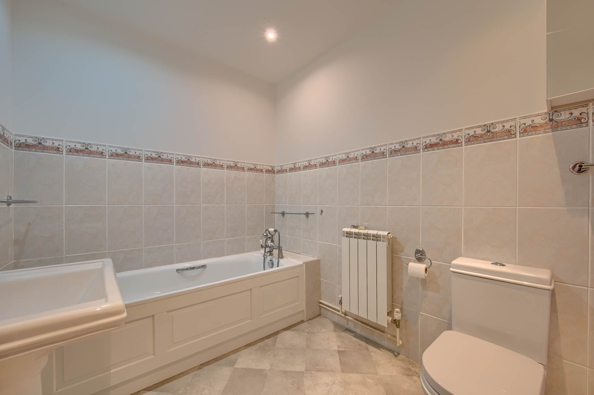 2 Les Grandes Maisons, Morley, Fort Road photo 12