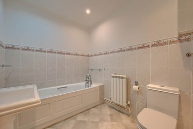 2 Les Grandes Maisons, Morley, Fort Road photo 12