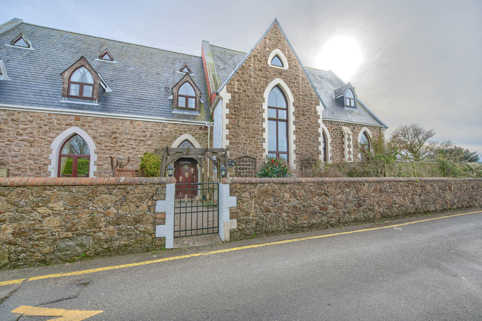 2 Les Grandes Maisons, Morley, Fort Road