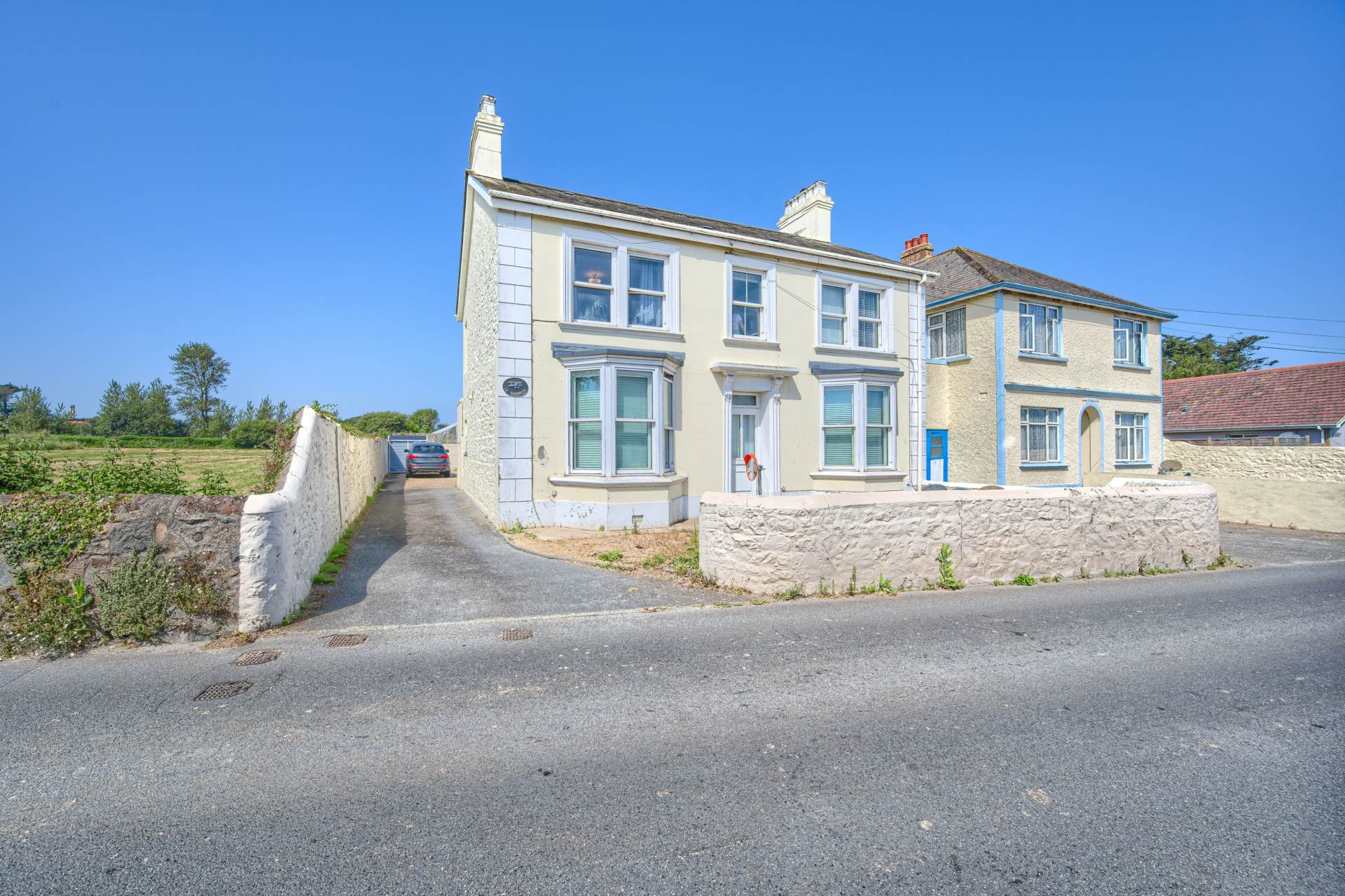 2 Le Marron Flats, Route Des Coutanchez, St Peter Port photo 1