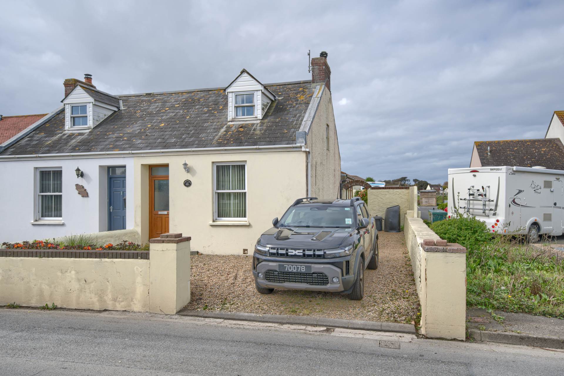 Littlemayne, 2 Beaulieu Cottages, Route Militaire photo 1