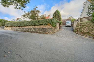 Honeysuckle Cottage, La Rue Des Villets, Forest photo 21