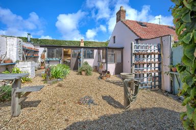 Honeysuckle Cottage, La Rue Des Villets, Forest photo 13