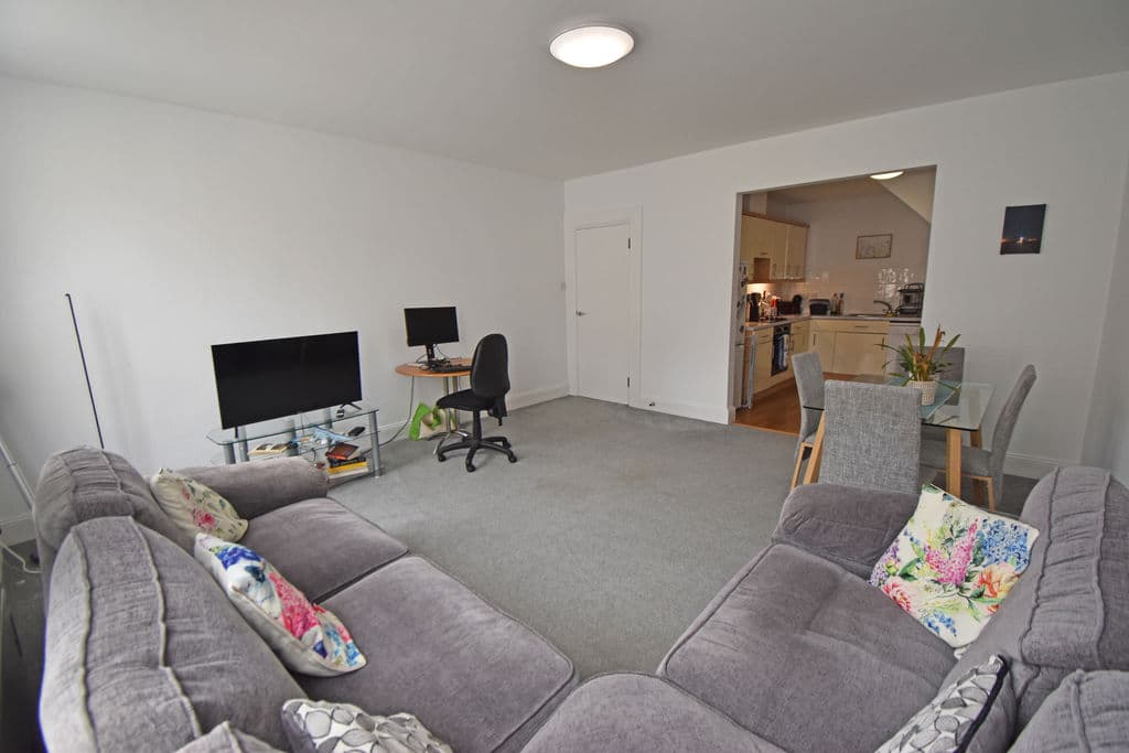 Flat 2, 15-21 Commercial Arcade, St Peter Port photo 5