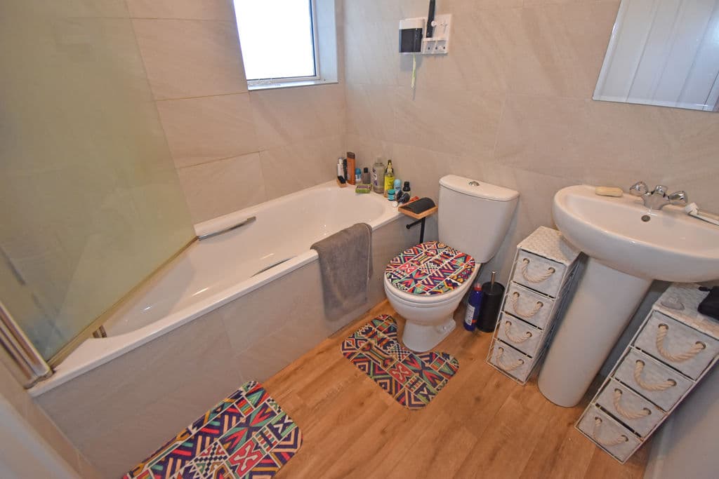 Flat 8, Rozel Court, Rozel Road, St Peter Port photo 3