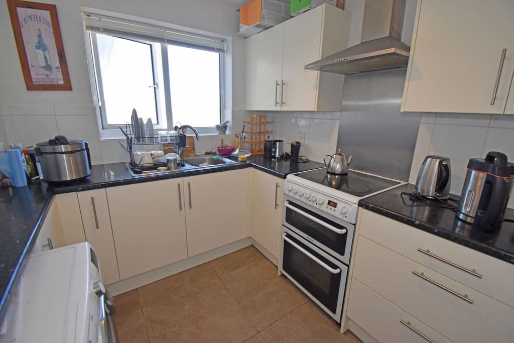 Flat 8, Rozel Court, Rozel Road, St Peter Port photo 4