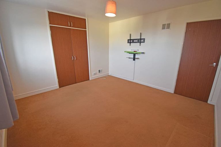 Flat 4, Rozel Court, Rozel Road, St Peter Port - photo 6 of 7
