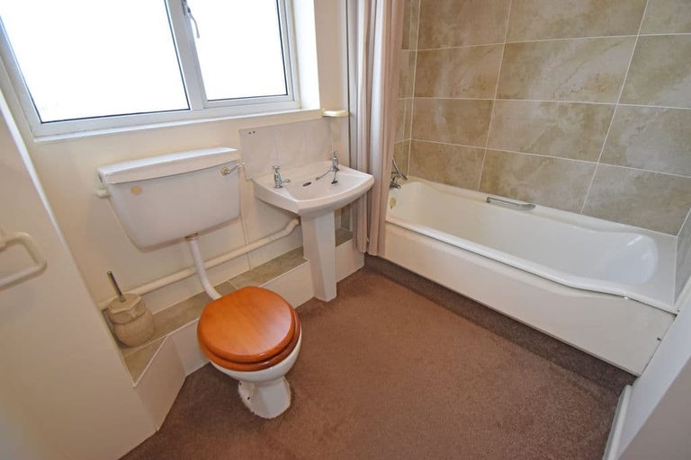 Flat 4, Rozel Court, Rozel Road, St Peter Port - photo 2 of 7