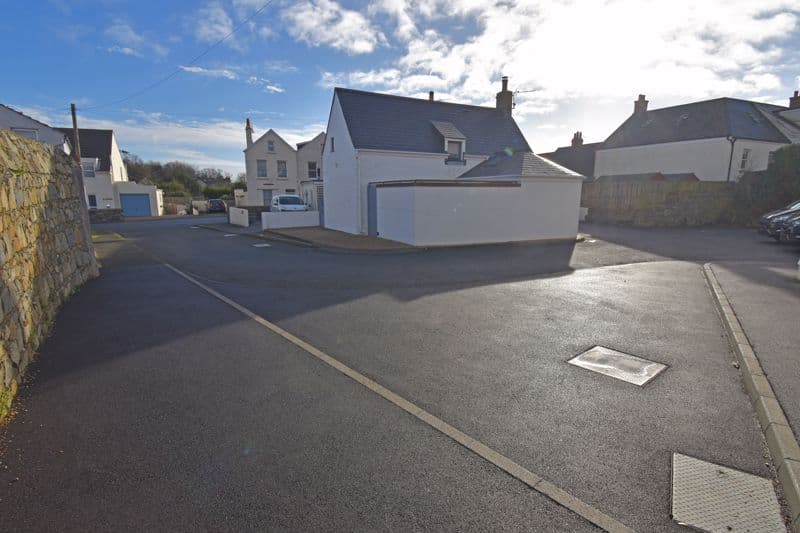 Flat 4, Mont Clare, Sohier Road, Vale photo 11