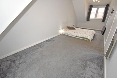 Avalon, Rue Des Francais, Castel photo 15