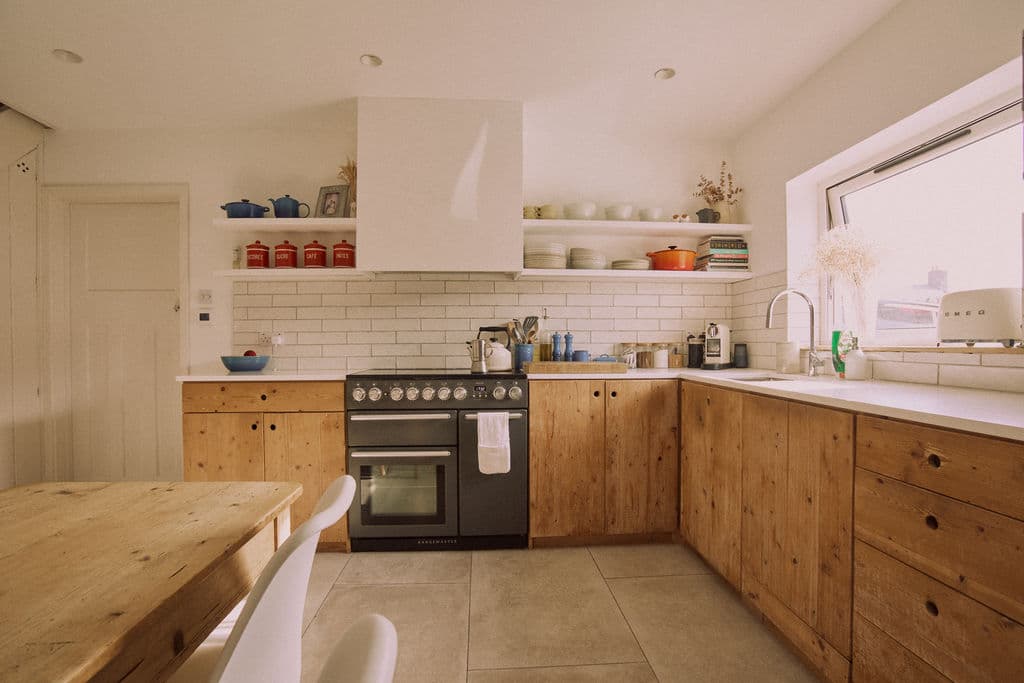 2 Southwood, Le Bourg, Forest photo 3