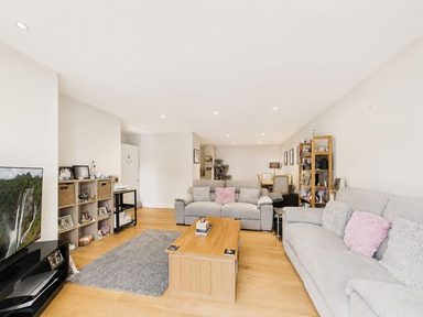 Apartment 13, Vue De Vermerette, Vega Apartments, Elizabeth Avenue, St Peter Port photo 4