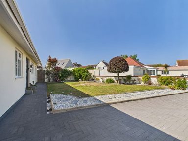 Serendipity, Holly Drive photo 2