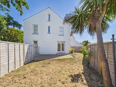 Faonds-Bas, La Grande Maison Road, Vale photo 15