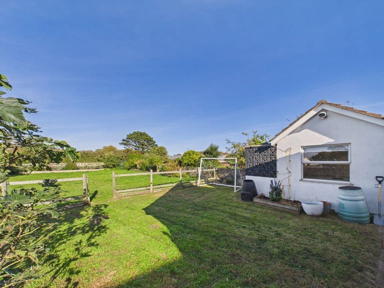 Clifton Cottage, Les Grands Marais, Vale - photo 15 of 18