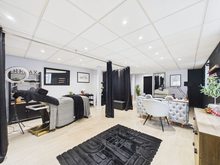 The Flat & Retail Unit, Suvide House, Nocq Road, St Sampson - photo 1 of 14