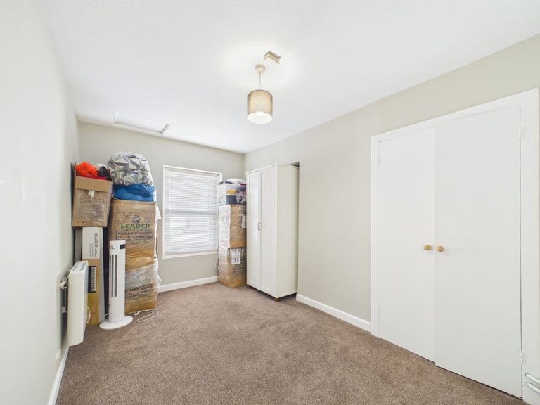 The Flat & Retail Unit, Suvide House, Nocq Road, St Sampson - photo 12 of 14