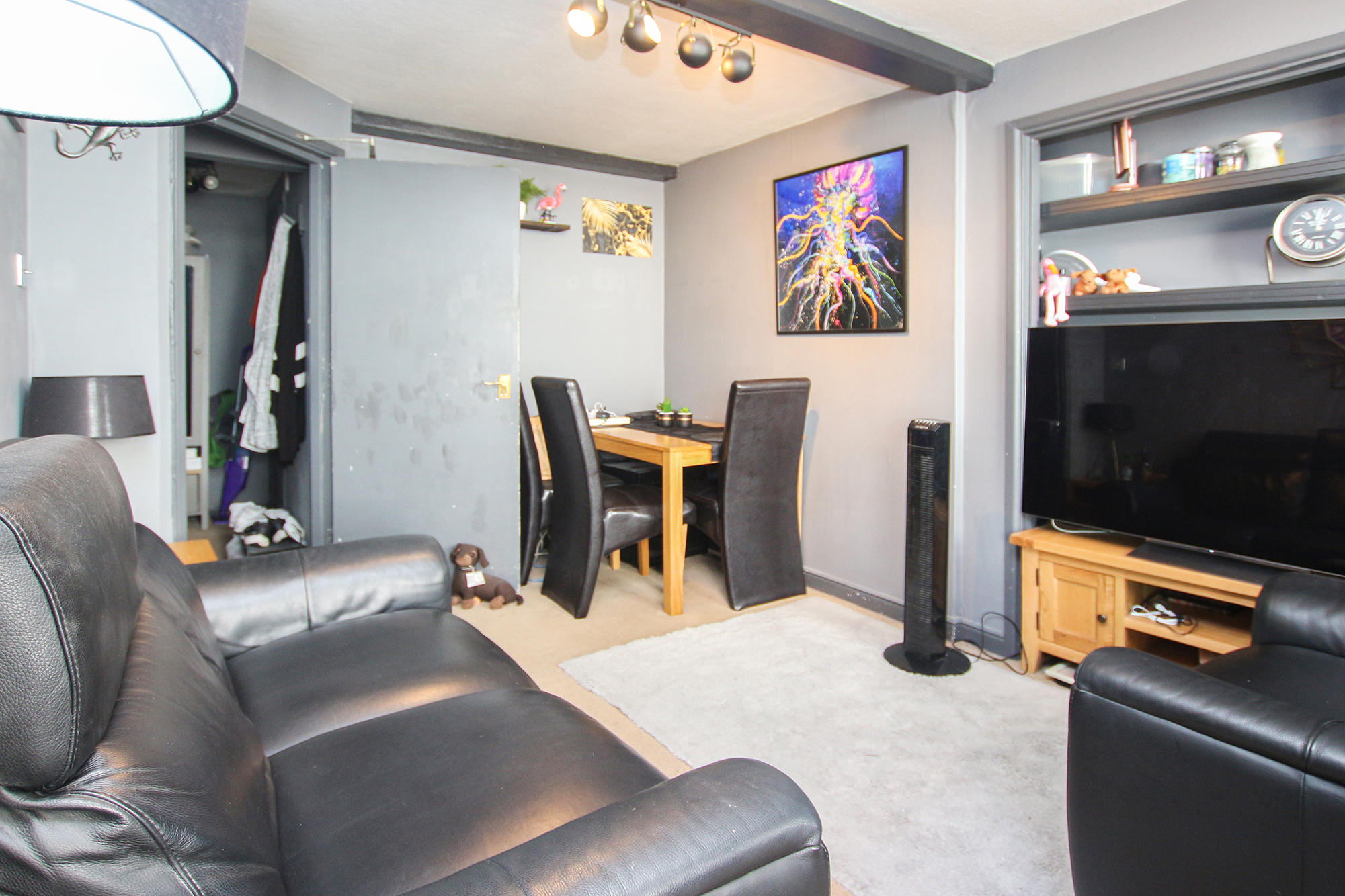Apartment 5 photo 2