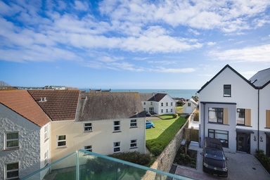 Unit 11, Allanson Court photo 4