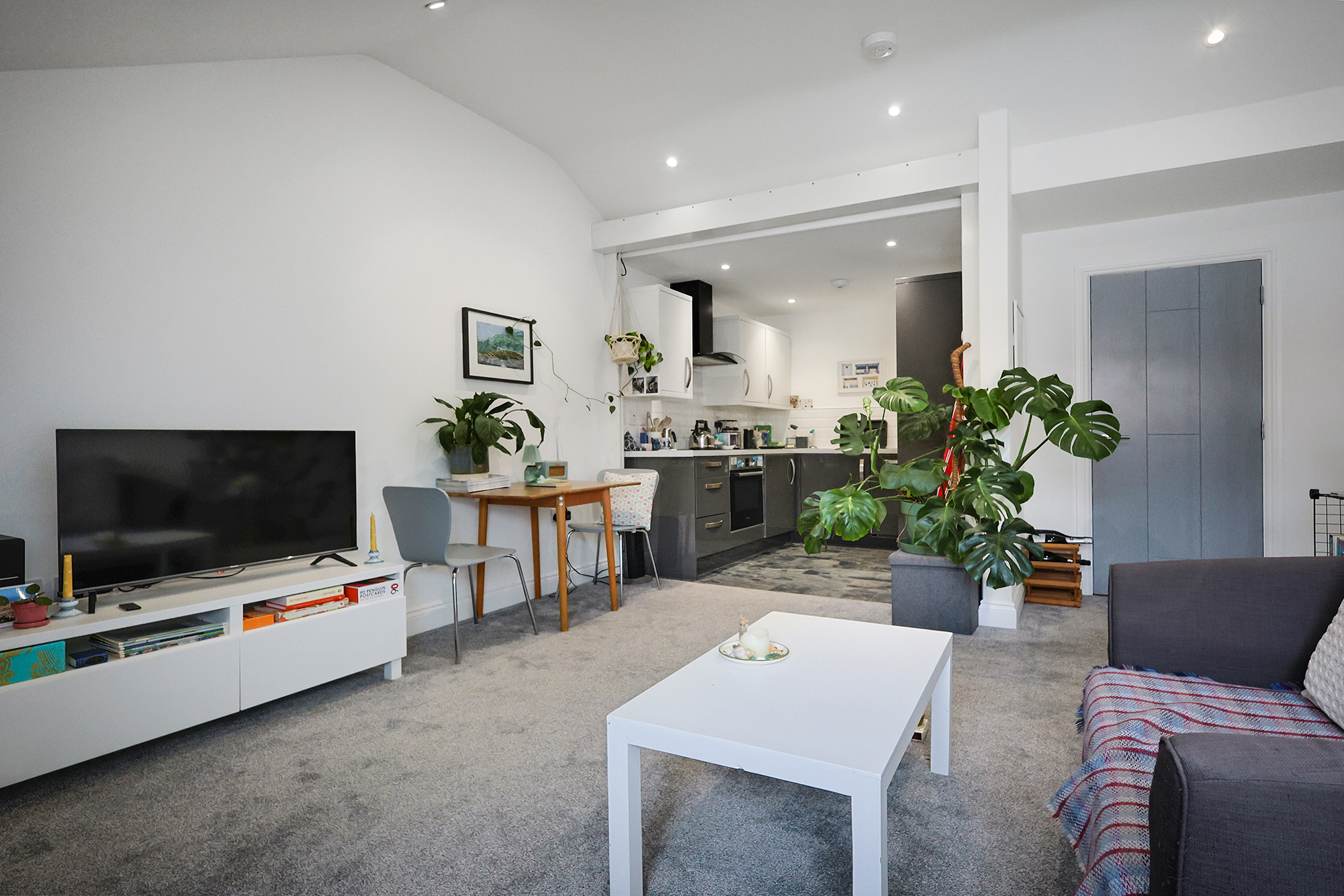 Flat 4, 21, Victoria Road photo 3