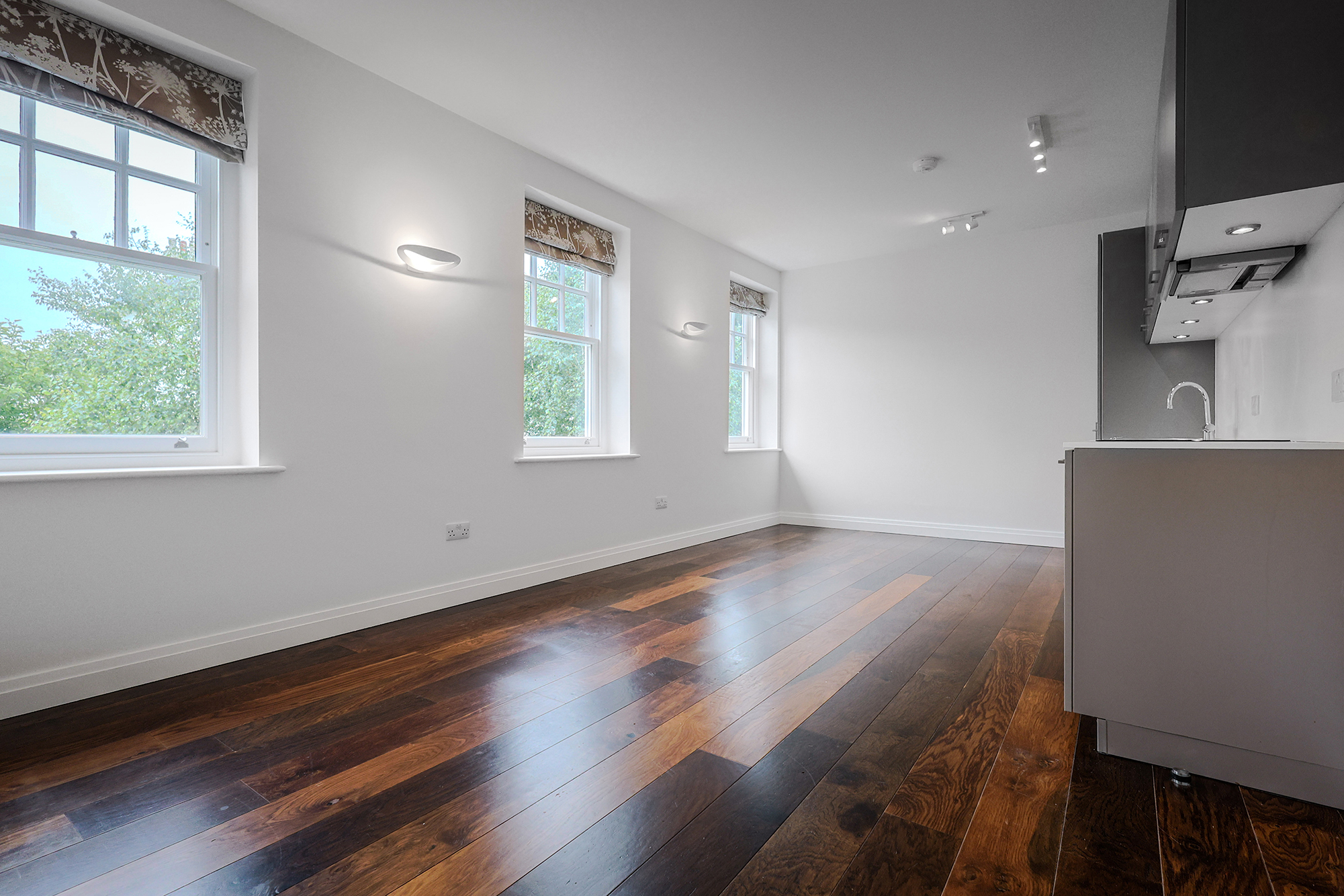 9, Queens Court Mews photo 3