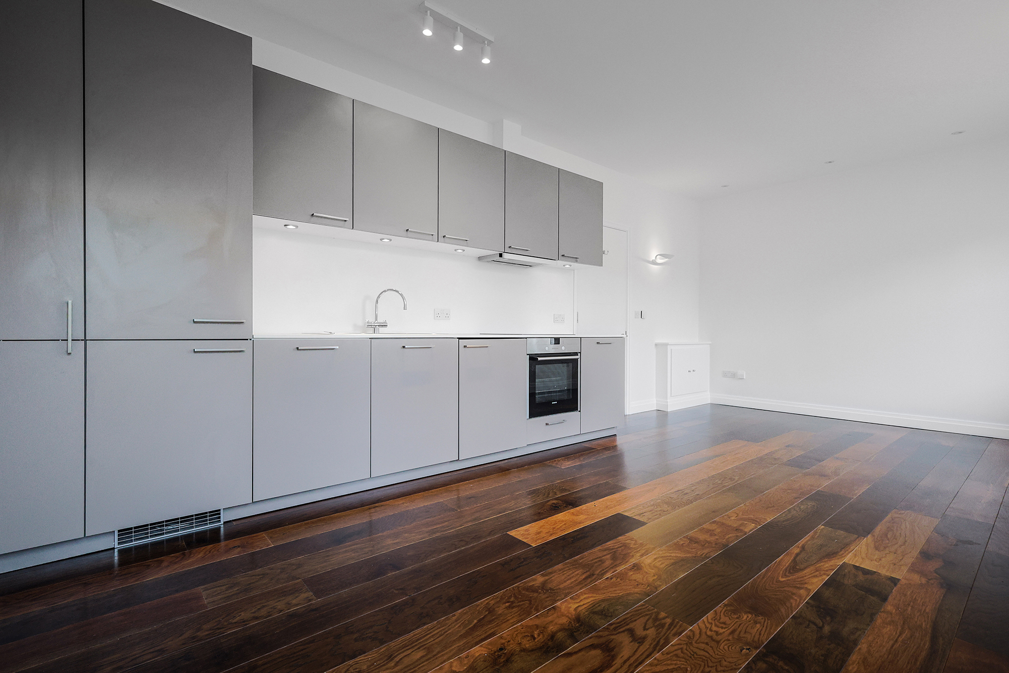 9, Queens Court Mews photo 4