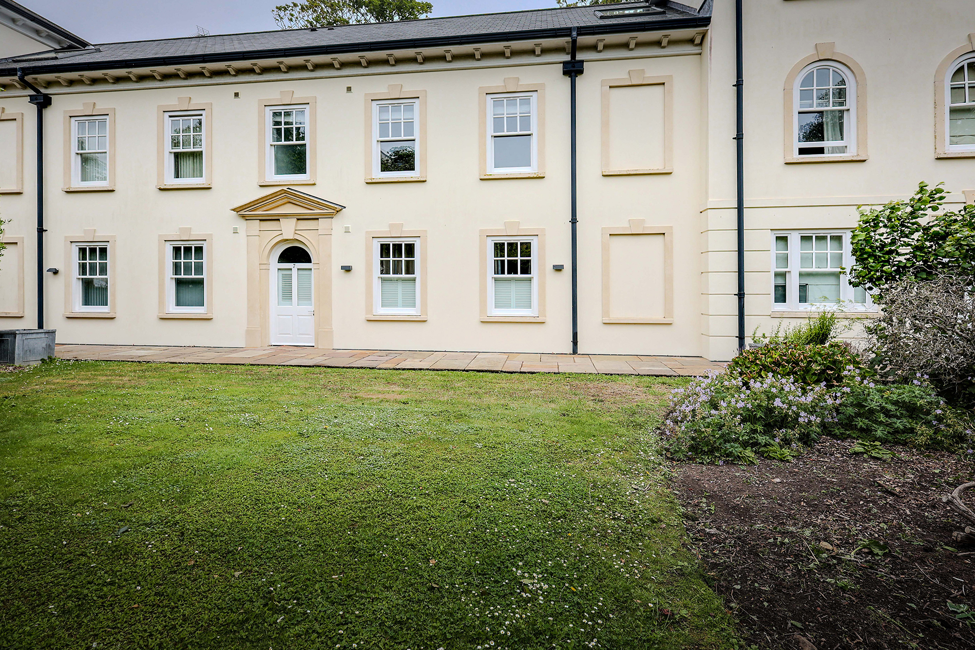 9, Queens Court Mews photo 9