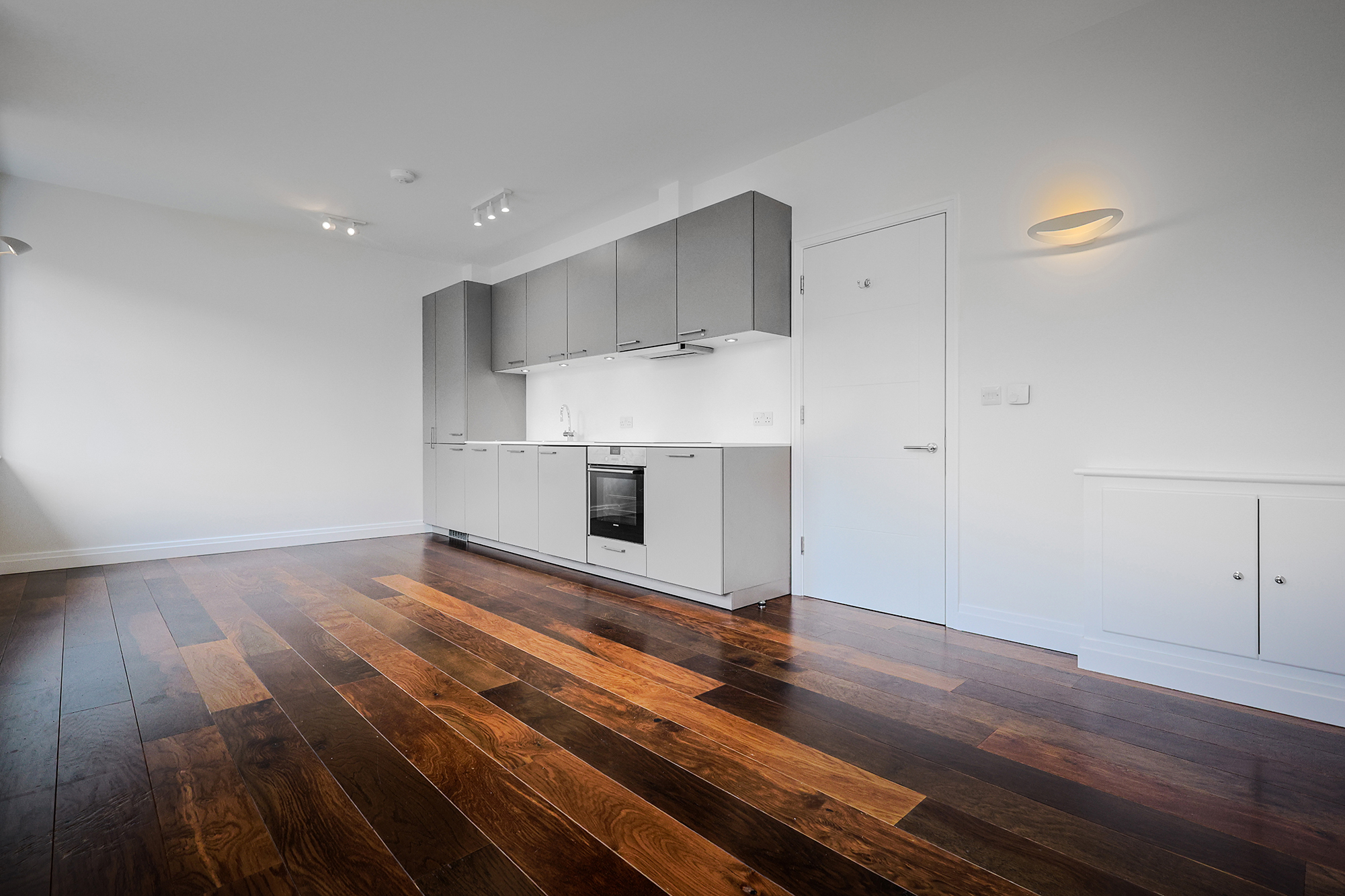 9, Queens Court Mews photo 2