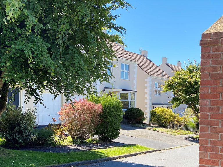 7 Belmont Rise photo 1
