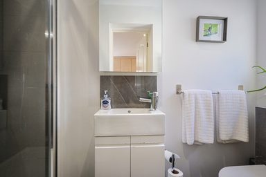 Flat 2, Farnborough House photo 8