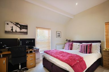 Flat 2, Farnborough House photo 6