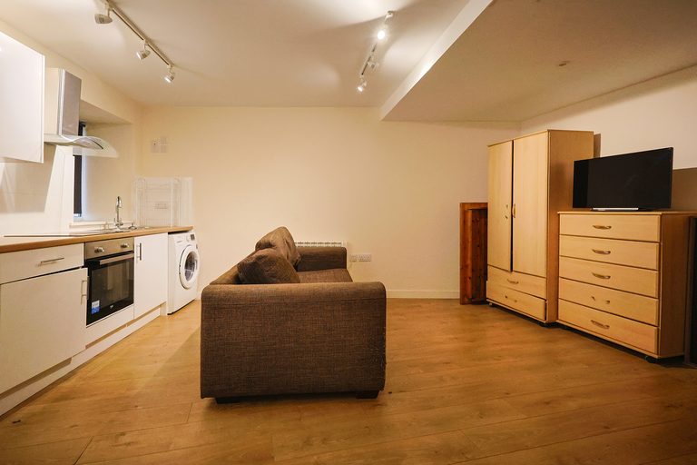 Basement Flat photo 1