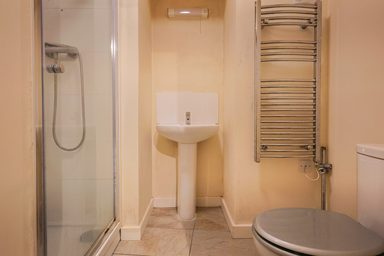 Basement Flat photo 4