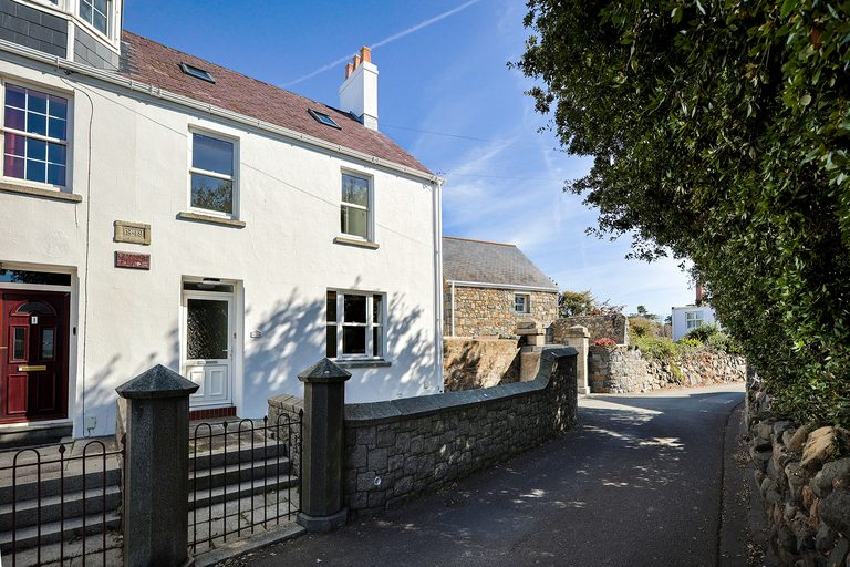 2 Grange Place photo 1