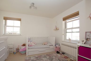 2 Maple Place photo 5