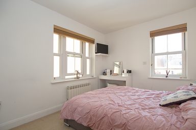2 Maple Place photo 4