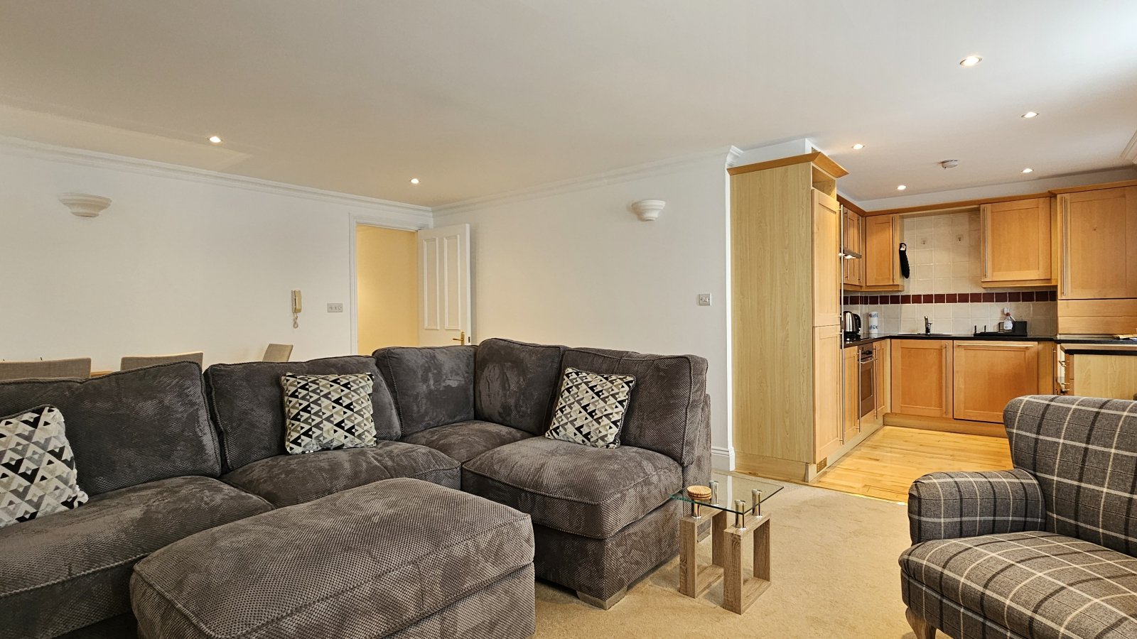 Pavilion House photo 7