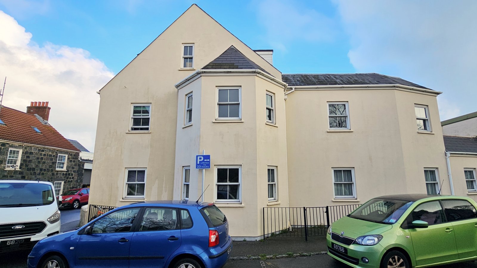 Flat 4, 2 Weighbridge House photo 1