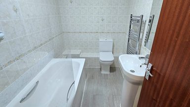 Flat 6, 2 Weighbridge House photo 5