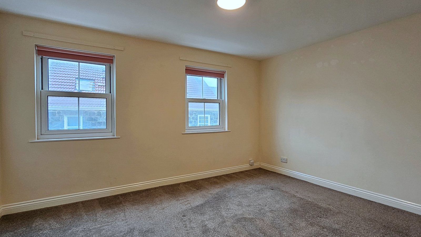 Flat 6, 2 Weighbridge House photo 6