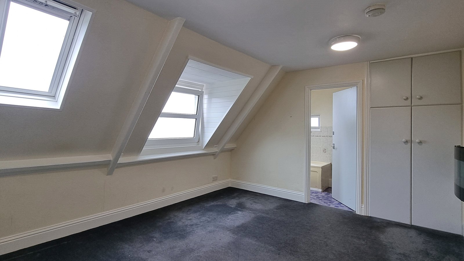 Flat 3, 2 Weighbridge House photo 6