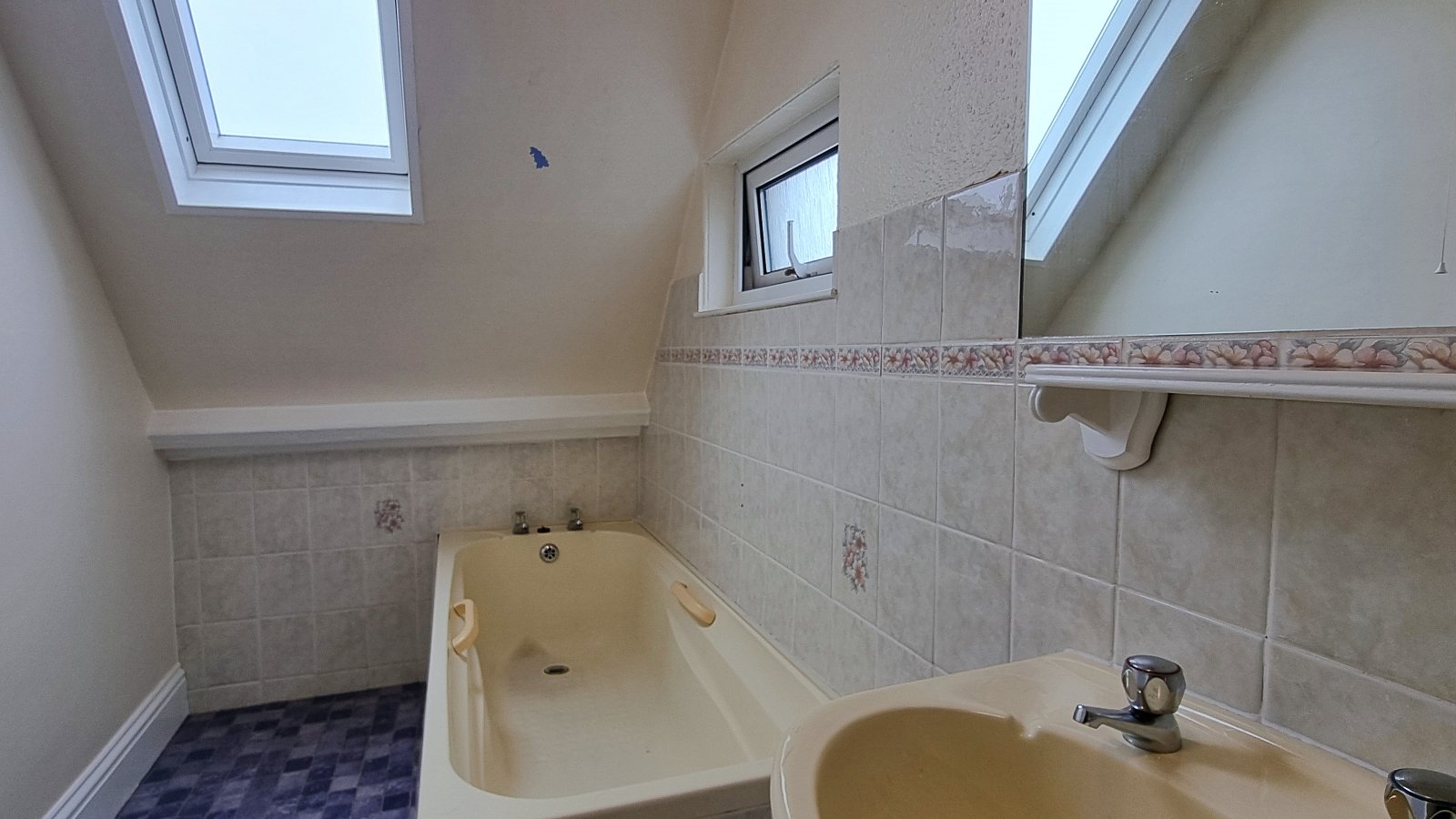 Flat 3, 2 Weighbridge House photo 8