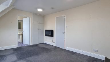 Flat 3, 2 Weighbridge House photo 5