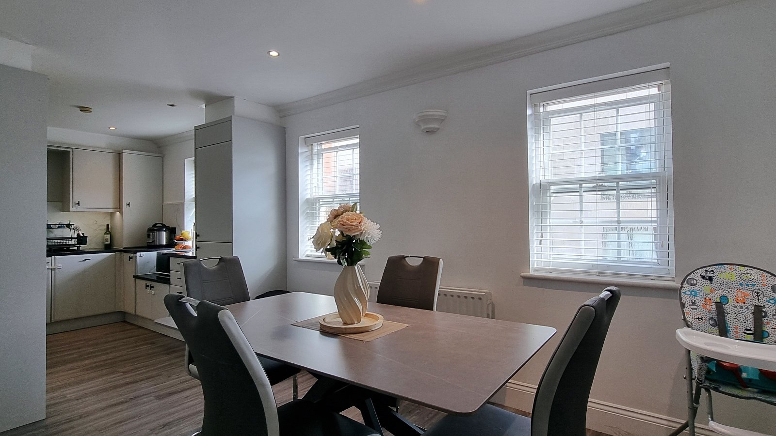 Apt 5, Pavilion House photo 6