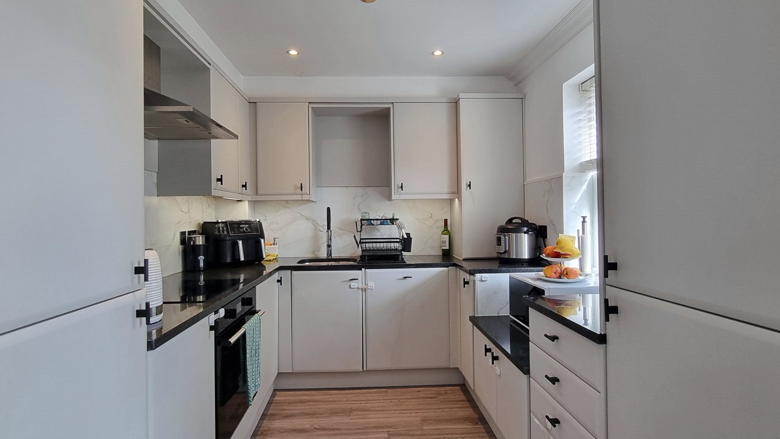 Apt 5, Pavilion House photo 5