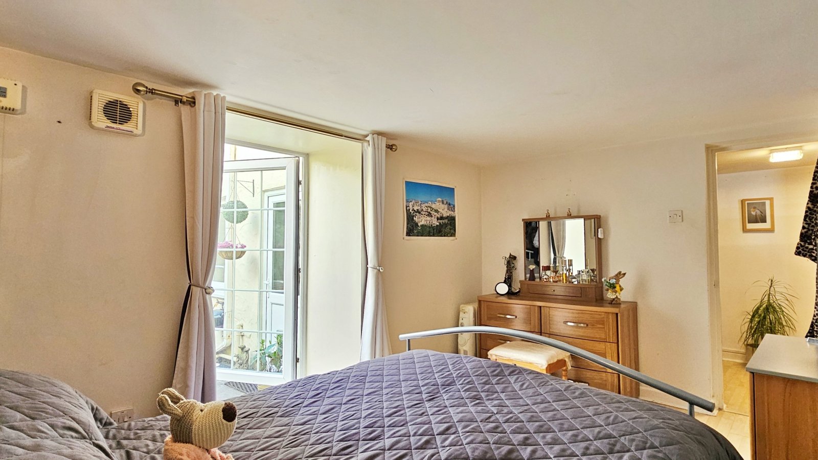 Flat 1, 100 Victoria Road photo 6