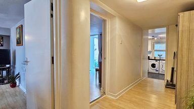 Flat 1, 100 Victoria Road photo 4