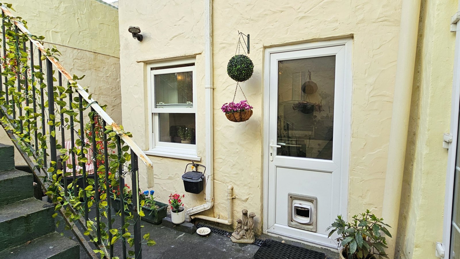 Flat 1, 100 Victoria Road photo 13